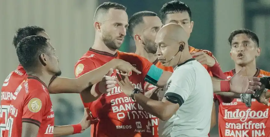 Arema vs Bali United