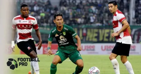 Hasil Madura United vs Persebaya Surabaya: Laskar Sape Kerrab Menang Telak 3 Gol Tanpa Balas